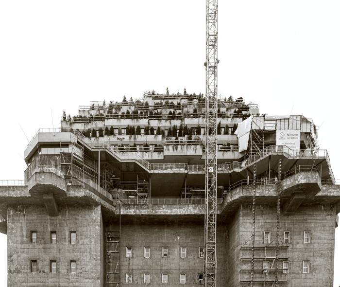 Marcel van Beek (1990) - Hamburg Bunker 02 g (2024)